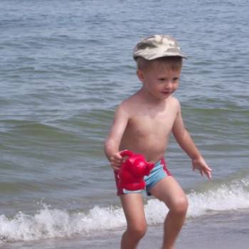 Piotruś na plaży